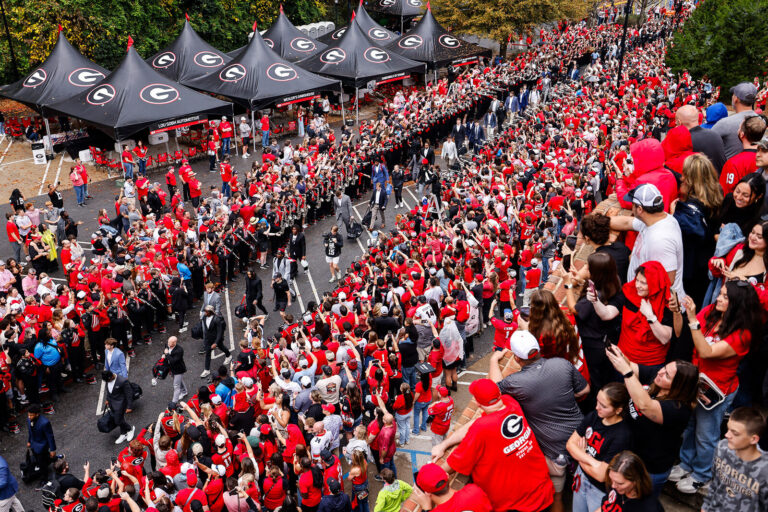 Georgia vs Western Kentucky — Watch Party @ San Ángel